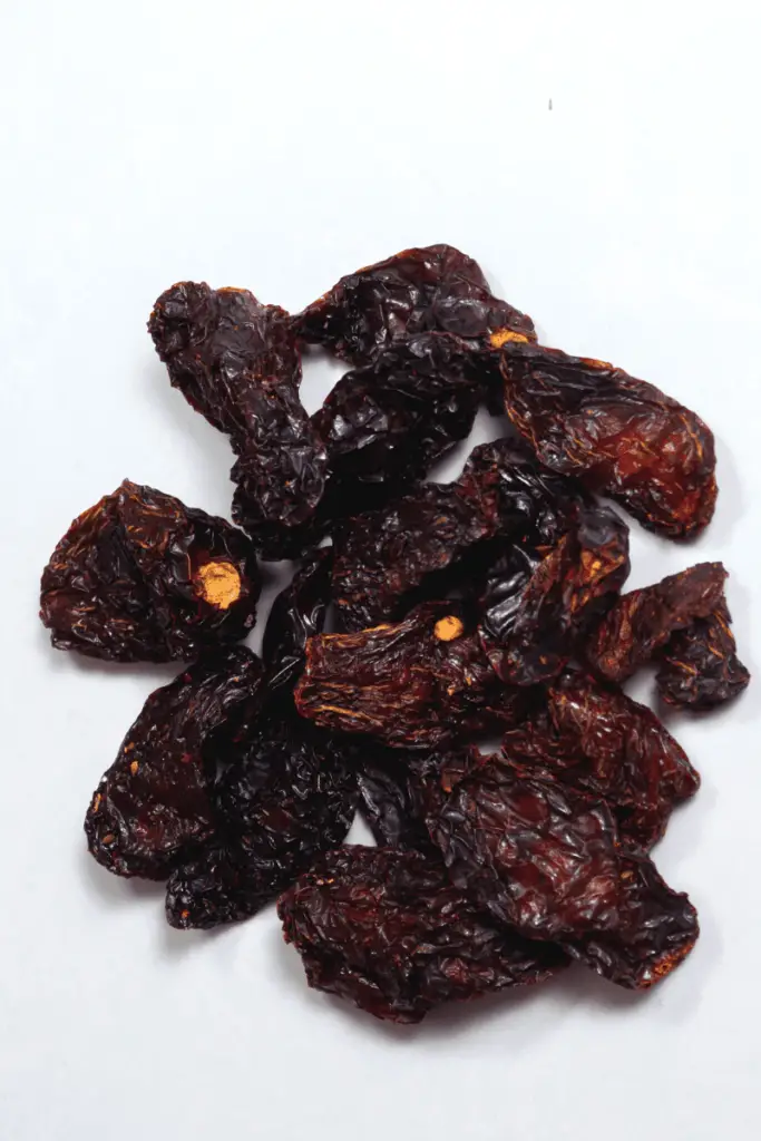 Dried chipotle peppers 